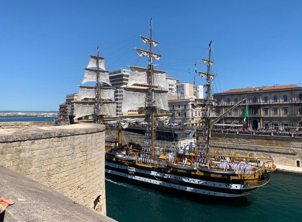 Appartamento Via Nitti Taranto Exterior photo